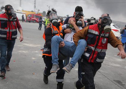 إصابة شاب بعيار ناري خلال مواجهات عند مدخل البيرة الشمالي