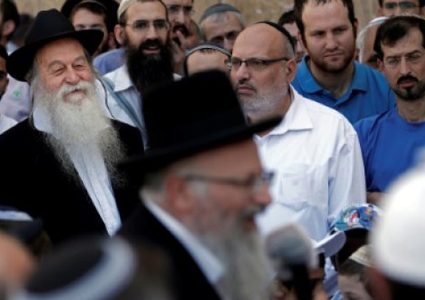 بالفيديو: حاخامات المستوطنين اليهود يصلّون ضد إيران