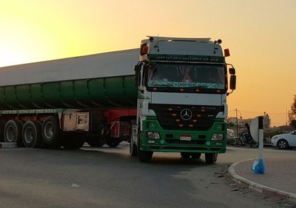 دخول (59) شاحنة محملة بالبضائع إلى قطاع غزة عبر معبر رفح