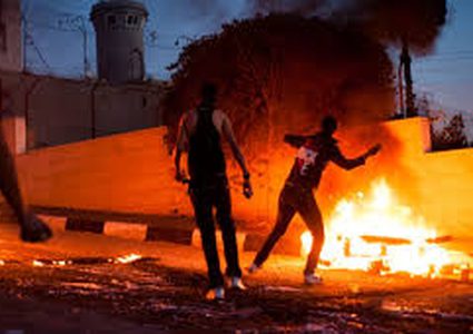 اصابات بالاختناق بمواجهات مع الاحتلال بالمنطقة الجنوبية بمدينة الخليل