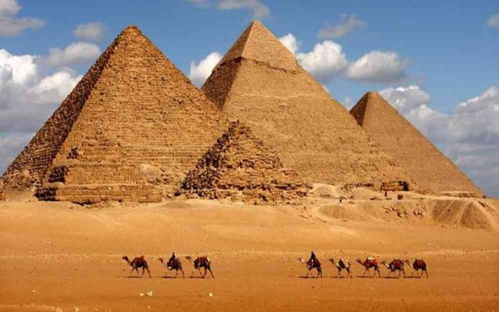 سائح ألماني يفتح "المواجع" على المصريين .. ماذا فعل؟