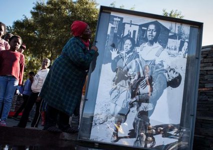 وفاة  سام نزيما.. الرسام الذي لفت أنظار العالم لسياسة الفصل العنصري