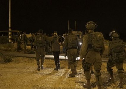 الاحتلال يشن حملة مداهمات واعتقالات في الضفة
