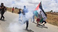 الاحتلال يقمع المسيرات السلمية بالضفة