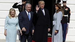 رئيس وزراء قطر السابق: صفقة القرن بدأت تنفذ بدعم دول عربية كبرى