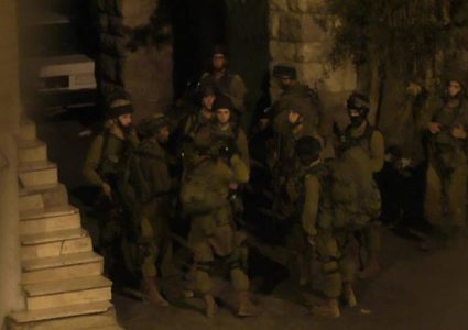 الاحتلال يعتقل 22 مواطناً (محدث)