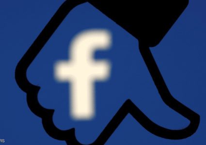 فيسبوك تعترف بملايين الحسابات النشطة والمزيفة!