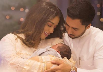 بلقيس تستعرض الزينة وتجهيزات استقبال طفلها من داخل المنزل