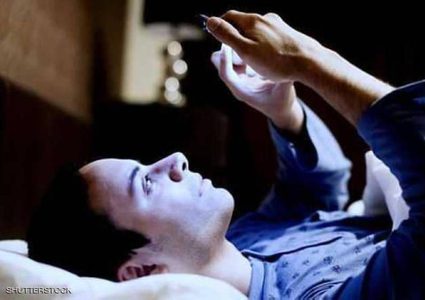 كيف تخدعنا هواتفنا.. وما العمل؟