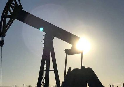 النفط يرتفع.. بفعل تخفيضات أوبك وعقوبات إيران