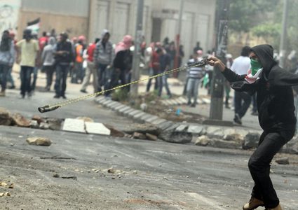 اعتقال شاب بعد اصابته في مواجهات ليلية بالقدس المحتلة