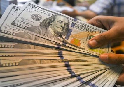 الدولار يقفز لأعلى مستوى في 5 أشهر مع هبوط لليورو والسبب إيطاليا