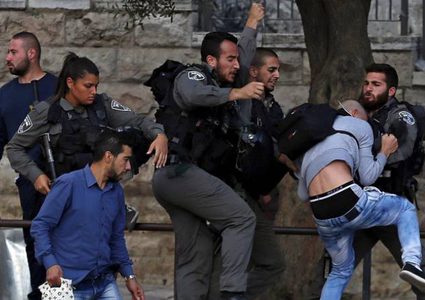 "عدالة": عنف غير مسبوق لشرطة الاحتلال وتوقيفات غير قانونية