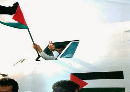 متقاعدو شركة الخطوط الجوية يناشدون الرئيس محمود عباس ورئيس الوزراء لحل مشكلة رواتبهم العالقة