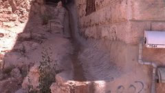 تلوث مياه الشرب يسبب حالات تسمم في أرطاس