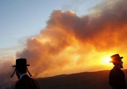 الطائرات الورقية تتسبب في حرائق جديدة في "كيسوفيم" على حدود غزة