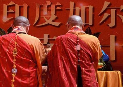 راهب بوذي يقاضي ديرا عمل فيه بسبب الاكتئاب