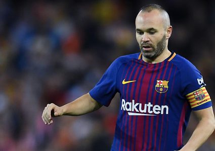 إنييستا يحدد خليفته في برشلونة