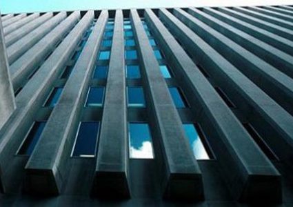 البنك الدولي يقدم 10.5 مليون دولار دعماً لموازنة السلطة الوطنية