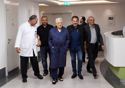 د. أبو صفية يكشف سبب إصابة الرئيس محمود عباس بالالتهاب الرئوي