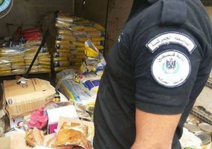 إتلاف 700 كغم مواد غذائية ومنظفات منتهية الصلاحية في أريحا