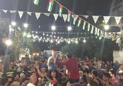 هكذا استقبلت جنين ابنها الأسير المحرر بعد (16)عامًا