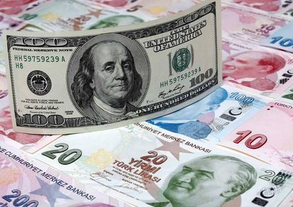 بعد خسائر الليرة "القياسية".. أزمة بأكبر شركة صرافة بإسطنبول