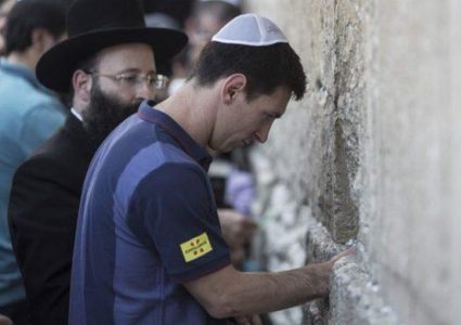 ضغوط إسرائيلية لإقامة المباراة مع الأرجنتين في القدس لهذا الهدف