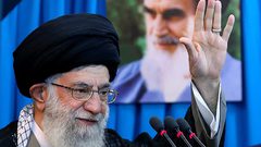 خامنئي يحدد 7 شروط للإتحاد الأوروبي لعدم انسحاب ايران من الاتفاق النووي