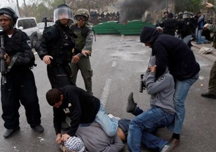 مستعربون" يعتقلون طفلا بعد الاعتداء عليه