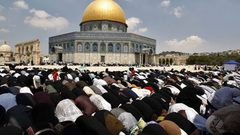 200 ألف يصلون في الأقصى في الجمعة الثانية من رمضان