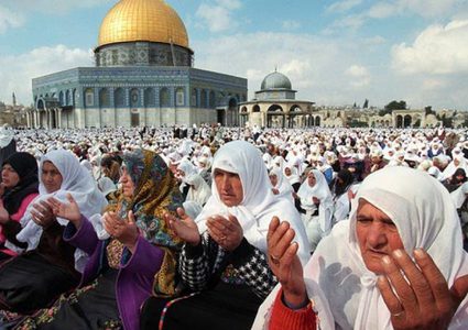 خطيب المسجد الأقصى: اجراءات الاحتلال لن تغير من حقيقة اسلامية الأرض