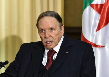 14 شخصية جزائرية تدعو بوتفليقة لعدم الترشح لولاية خامسة