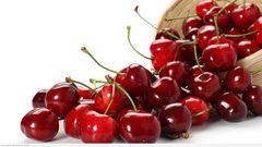 فوائد الكرز الأحمر.. مناعة وجمال وصحة
