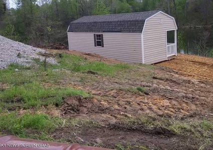 ذهب في رحلة قصيرة.. فاختفى منزله