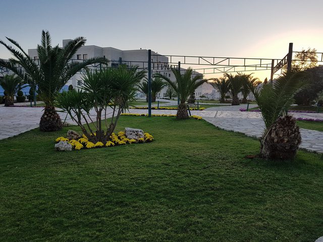 الطقس: انخفاض طفيف على الحرارة مع بقائها أعلى من معدلها