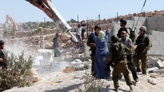 ردا على إحالة الاستيطان لمحكمة الجنايات..الهدم يهدد مناطق (ج)