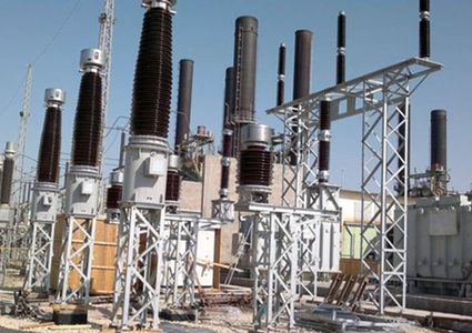 الاحتلال يفصل خطوط الكهرباء الرئيسية عن قطاع غزة