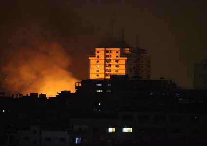 الطيبي يطالب بوقف العدوان ورفع الحصار عن غزة ولجم قناصة الاحتلال