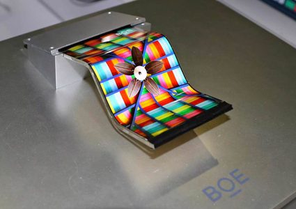 هاواي تطلق هاتفاً قابلاً للطي!