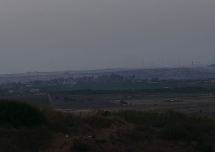 الاحتلال يزعم بأن فلسطينيين أطلقوا النار تجاه قواتهم بناحل عوز