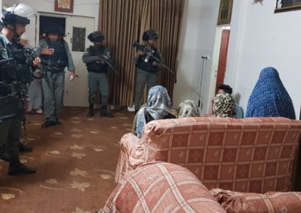 حملة مداهمات واعتقالات في عدة محافظات الضفة