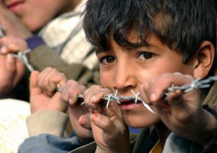 تقرير: نصف أطفال العالم مهددون بالحروب والفقر والتمييز