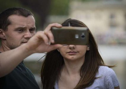 روسيا تعتمد الـ "سيلفي" للدفع الإلكتروني!