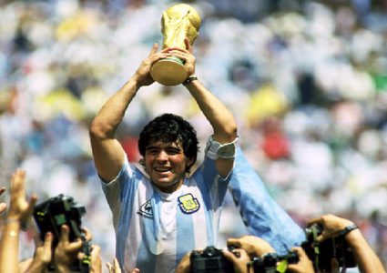 مارادونا يستبعد تتويج الأرجنتين بالمونديال الروسي