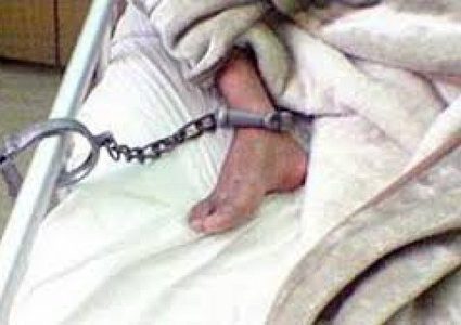 استقرار الوضع الصحي للفتى للاسير الجريح ماهر قادوس