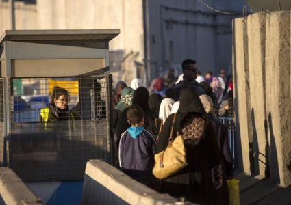 عشرات آلاف المواطنين يتوجهون للأقصى في الجمعة الثالثة من رمضان