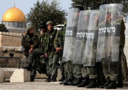 قوات الاحتلال تقمع مواطنين حاولوا دخول القدس