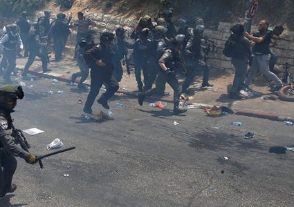 إصابة مواطنين بجروح خلال مواجهات مع الاحتلال ومستوطنيه في صوريف