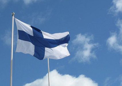 الفنلنديون يخرجون بمسيرة سلام تكريما لذكرى شهداء غزة